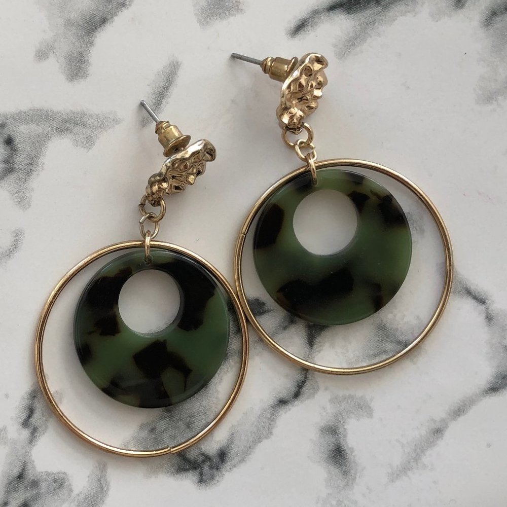 Green Tortoiseshell Resin Drop Hoops